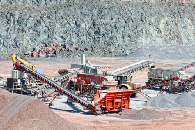 Analyse von Schmier methoden und anwendbaren Geräten für Bergbau brecher